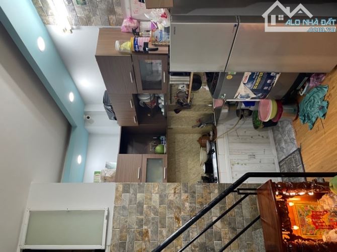 Bán gấp nhà Quận 3 khu trung tâm ngay đường CMT8 - giá chỉ 2 tỷ nhỉnh - 2