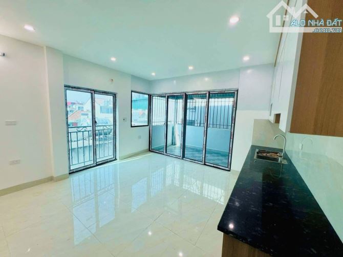 BÁN NHÀ LONG BIÊN - 35M2 - 6 TẦNG - MT4M - Ô TÔ CỬA - GIÁ THIỆN CHÍ. - 2