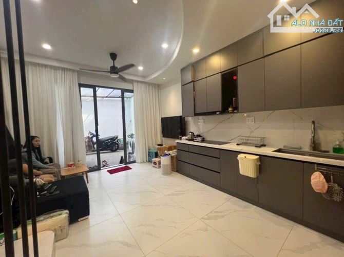 BÁN NHÀ 2 TẦNG HẺM Ô TÔ – ĐƯỜNG 379, SÁT LÊ VĂN VIỆT – TĂNG NHƠN PHÚ A, Q9 - 2