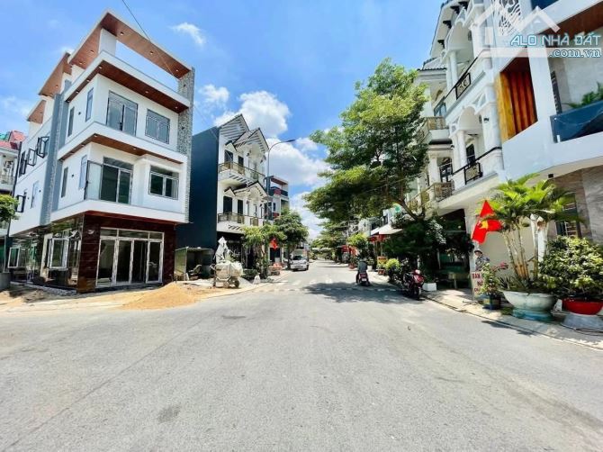 Nhà 1 trệt 2 Lầu Góc 2 mặt tiền, Phường bình chuẩn tp thuận an bình dương  6 tỷ 8 - 2