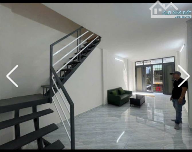 NHÀ ĐẸP  ÂU CƠ P9 TÂNG BÌNH 2 TẦNG 37M2  CHỈ 4,X - 2