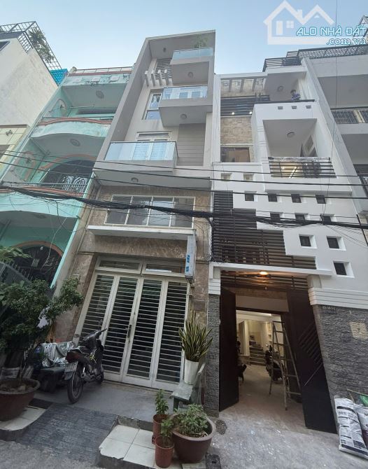 BÁN NHÀ SIÊU PHẨM ĐẸP - HẺM ĐƯỜNG NGUYỄN HỒNG ĐÀO P.13, TÂN BÌNH, GIÁ 12,9 TỶ - 2