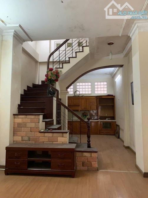 Bán nhà Văn Miếu, Đống Đa, DT 50m2, phân lô vỉa hè Ô tô đỗ tránh - 2