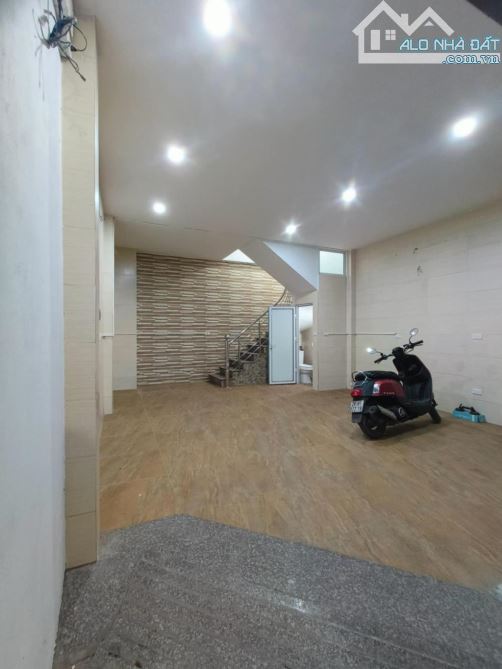 Cần bán gấp nhà Vĩnh Quỳnh , 40m2 , 3 tầng dân xây - 2
