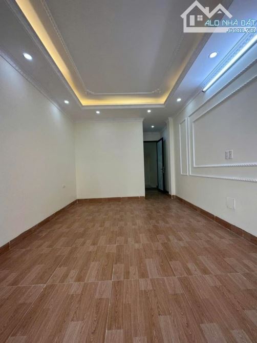 Bán Nhà 5 Tầng Hồ Tùng Mậu – Ở Ngay, Kinh Doanh Nhỏ – Mặt Tiền 3.5m – Sổ Đẹp – 7.99 Tỷ - 2