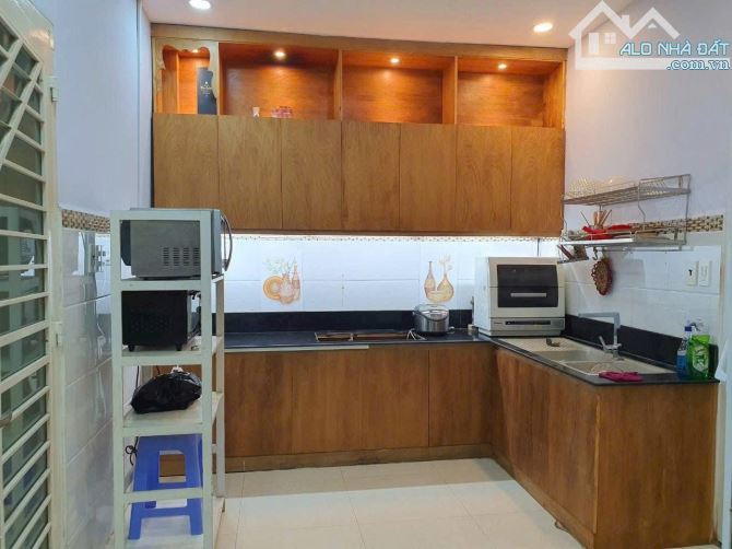 Cần bán nhà đường Tạ Quang Bửu phường 2 quận  8 - 3