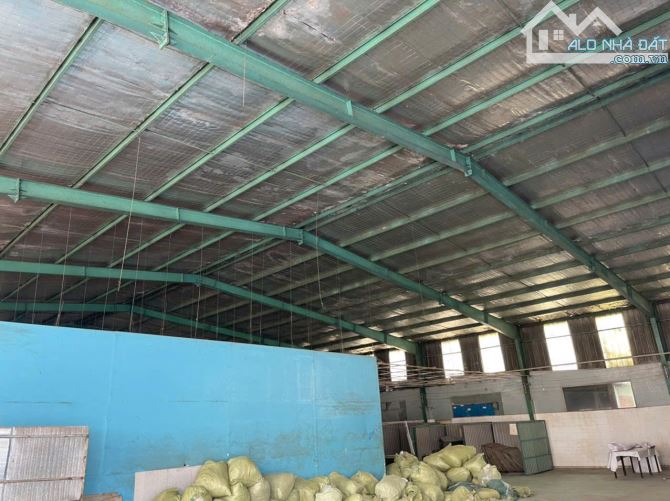 Nhà xưởng mt TL 824 xã Lương Bình, Bến Lức tổng dt 12738m2 giá 75 tỷ - 3