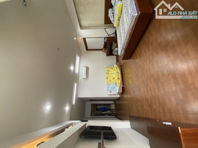 NHÀ ĐẸP ĐỐI DIỆN VINHCOM TRẦN TRỌNG CUNG-4TẦNG-400M2-NỘI THẤT XỊN- P TÂN THUẬN ĐÔNG-QUẬN 7 - 3
