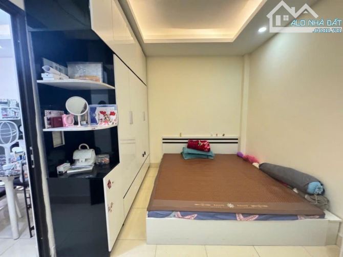 NHÀ RỘNG 56m - MT 4,6m - chỉ 5 tỷ - ngõ nông phố Nguyễn Văn Linh - 3