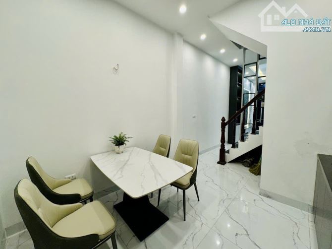 Bán nhà  Giáp Nhị - Thịnh Liệt  ,DT38m ,Giá Nhỉnh 8 tỷ ,Phân Lô , 20m ra ô tô , Thang máy - 3