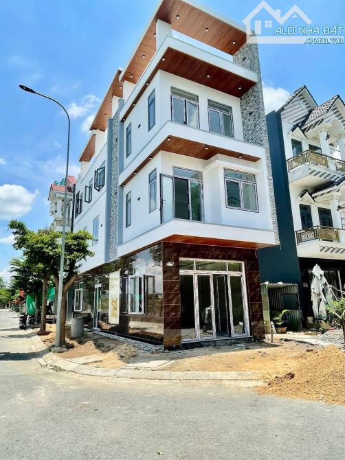 Nhà 1 trệt 2 Lầu Góc 2 mặt tiền, Phường bình chuẩn tp thuận an bình dương  6 tỷ 8 - 3