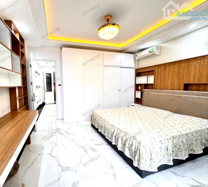 BÁN NHÀ HOÀNG QUỐC VIỆT 55m2 × 6T × MT 4,5m - THANG MÁY - 2 Ô TÔ TRÁNH TRƯỚC NHÀ, KD - VP - 3