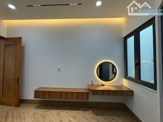 NHÀ MẶT TIỀN PHỐ CŨ NGUYỄN THỊ MINH KHAI: GIÁ 10.9 tỷ - 3