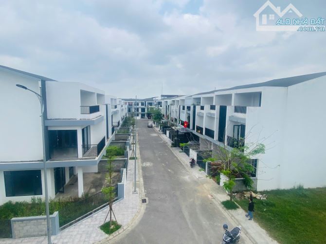 Bán nhà 3 tầng khu biệt thự Trần Thái Tông, Trường An, TP. Huế – diện tích 200m² – có gara - 3
