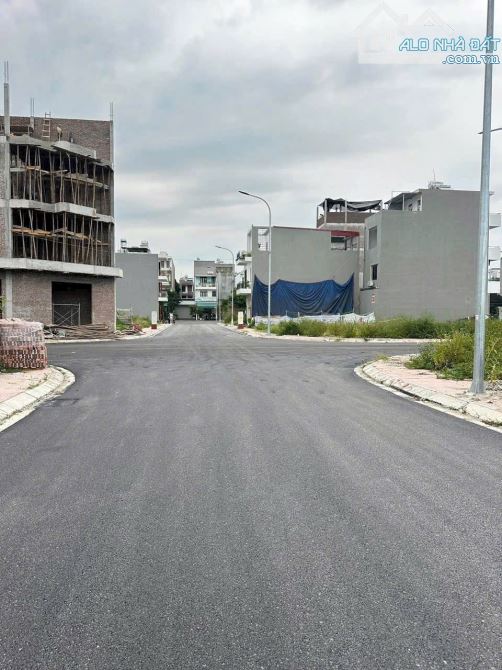 Mrs Tâm Chuyên đất TĐC Kiến Thiết, Sở Dầu, Hồng Bàng, Hải Phòng. Nhiều lô- Giá từ 60tr/m2 - 3