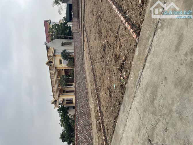 BÁN ĐẤT THUẬN THÀNH BẮC NINH- ĐẤT VƯỢNG NỞ HẬU- GIÁ 3 TỶ NHỈNH- AE ĐẦU TƯ CHỈ CÓ THẮNG LỚN - 3