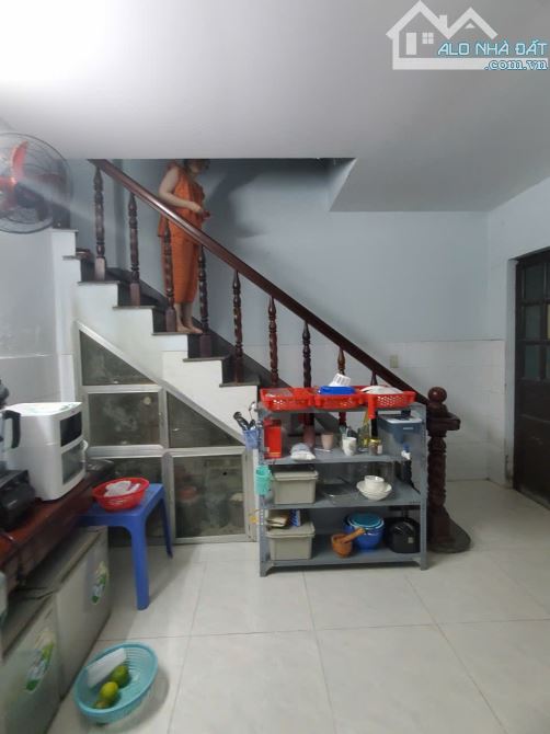 Giảm giá 2 tỷ. Bán gấp 2 căn nhà mặt tiền trước sau đường Huỳnh Tấn Phát. Giá 70tr/m2 - 3
