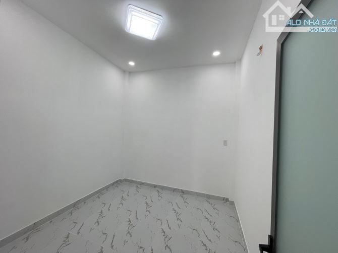 NHÀ MỚI Ở NGAY, 2 TẦNG DT: 3,9x11m HẺM DƯƠNG BÁ TRẠC Q.8, GIÁ 3,85 TỶ - 4