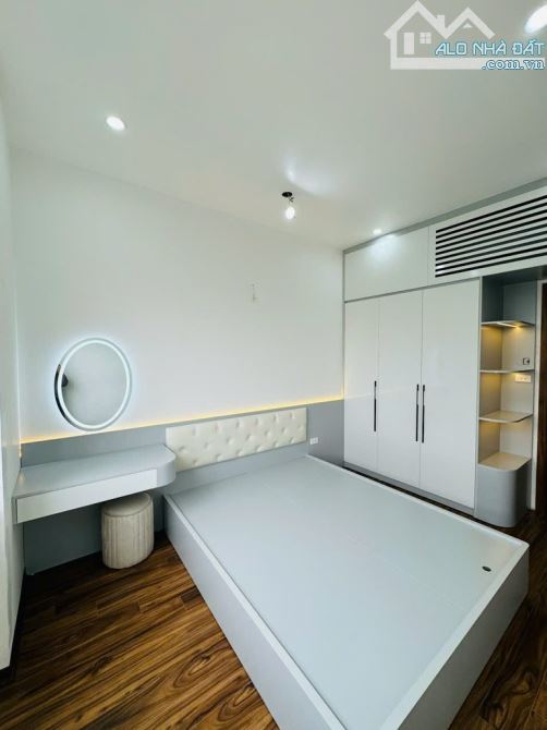 Bán Căn Hộ Nguyễn Ngọc Vũ - Nhà Đẹp 3 Ngủ – Nội Thất Mới, Giá Cực Tốt 5.x tỷ - 4
