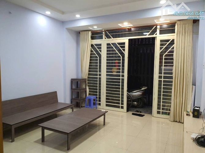 Cần bán nhà đường Tạ Quang Bửu phường 2 quận  8 - 4