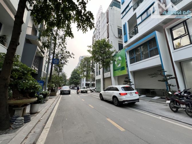 Bán Toà nhà mp Tố Hữu, Nội thất đẹp , thông sàn. 300m2, 6t, mt 15m. Giá 118 tỷ - 4