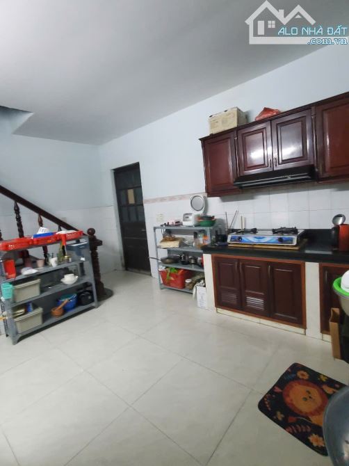 Giảm giá 2 tỷ. Bán gấp 2 căn nhà mặt tiền trước sau đường Huỳnh Tấn Phát. Giá 70tr/m2 - 4