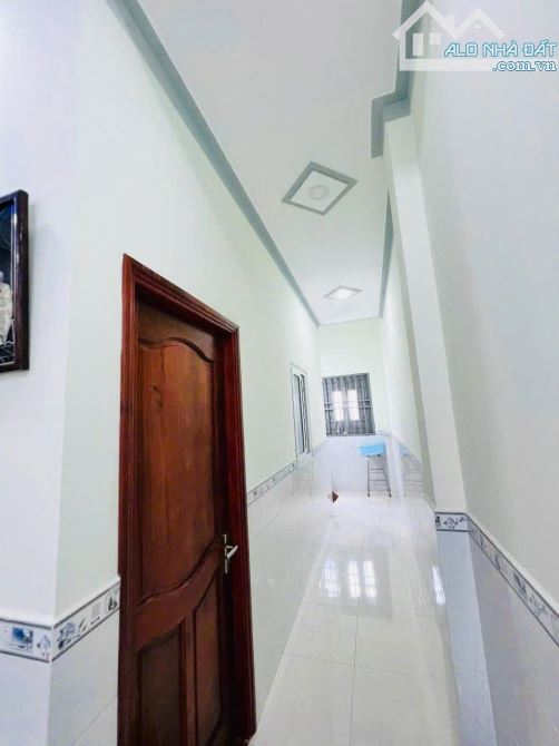 Bán Gấp Nhà Phố Cao Cấp Gần Chợ Đông Hòa Dĩ An Giá Siêu Tốt - 4