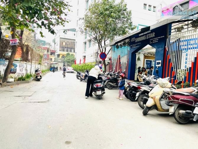 NHÀ MẶT NGÕ Ô TÔ PHỐ VŨ NGỌC PHAN- LÔ GÓC 3 THOÁNG - NGÕ THÔNG - 12 tỷ - 5