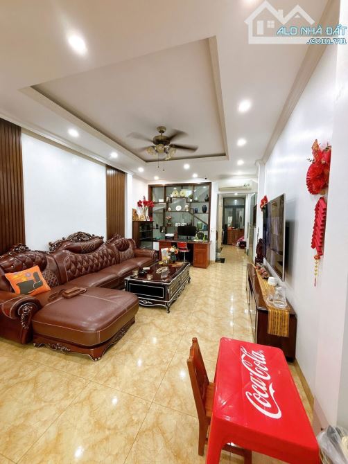 BÁN ĐẤT TẶNG NHÀ 3 TẦNG PHỐ LIỄU GIAI, 65M², MT 4M, 2 MẶT THOÁNG, NGÕ OTO,  GIÁ 18 TỶ - 5