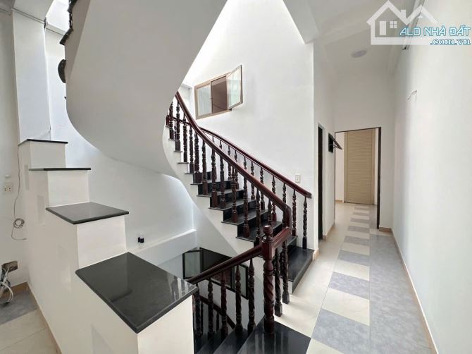 Cho Thuê Nhà 1 Trệt 4 Lầu P Tam Hiệp Mặt Tiền Đường Lý Văn Sâm - 5