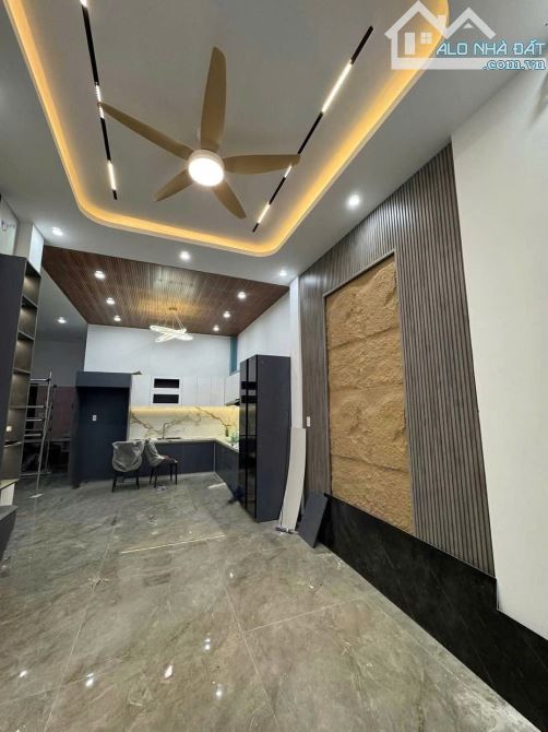 📌📌📌Làm việc trực tiếp!!!🏫 Chào bán nhà kiệt ô tô 717 đường Tôn Đản  Diện tích : 88m2 . - 5