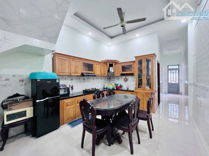 Bán Gấp Nhà Phố Cao Cấp Gần Chợ Đông Hòa Dĩ An Giá Siêu Tốt - 5