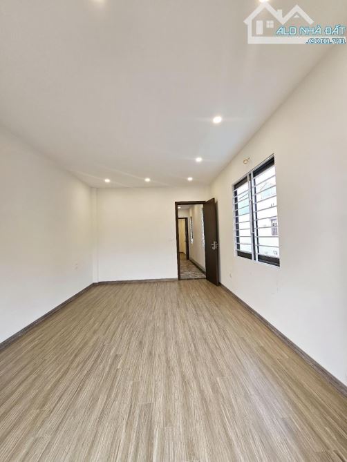 CHỦ BÁN CĂN NHÀ PHỐ TRẠM, 70M2 ĐẸP LUNG LINH, GIÁ CHỈ 8.X TỶ - 5