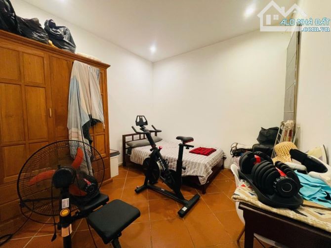 MẶT HỒ PHỐ NHẬT CHIÊU 92M 5 TẦNG  GIÁ 95 TỶ- 2 MẶT TIỀN - VIEW HỒ- ĐỈNH NÓC KỊCH TRẦN - 6