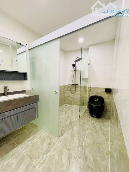 Nhà mới Koong, diện tích rộng, full nội thất, ngõ thông, nhiều tiện ích, DT65m2 giá 6.2 Tỷ - 6