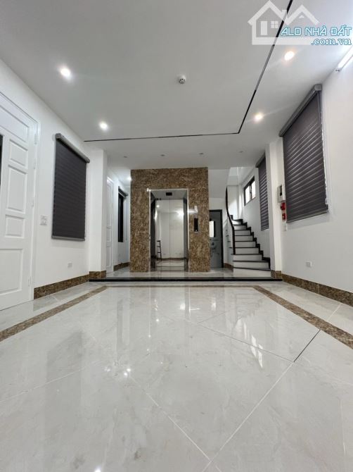 Siêu Phẩm! Chỉ 10 Tỷ , Bán Nhà Phú Thượng, Tây Hồ - Gần Đường Đôi - Gara Ô tô - 7 Tầng - 6