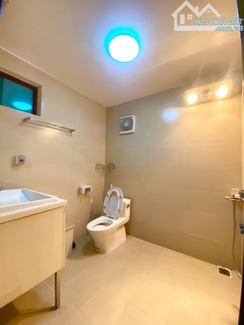 Trường Chinh, 40m2 , 5 tầng ,mt 4,5m siêu hiếm, nhà đẹp ở ngay, full nội thất xịn xò, gần - 9