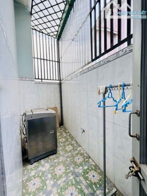 Bán Gấp Nhà Phố Cao Cấp Gần Chợ Đông Hòa Dĩ An Giá Siêu Tốt - 9