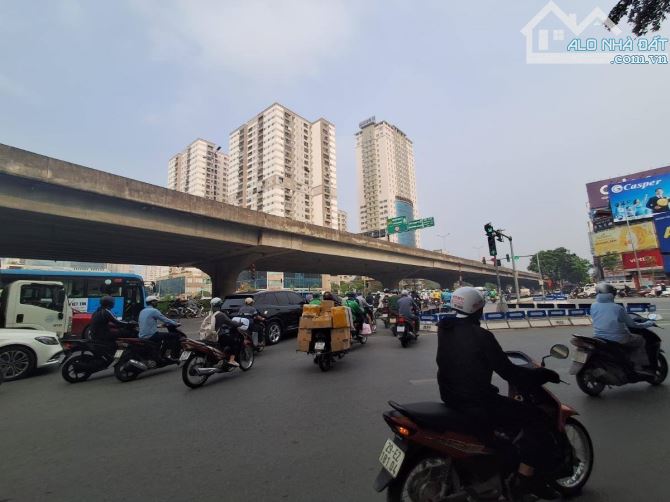 BÁN NHÀ MẶT PHỐ KHUẤT DUY TIẾN 69m² x 2T,VỈA HÈ RỘNG,, KINH DOANH ĐỈNH – GIÁ CHỈ 27 TỶ