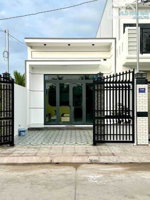 KẸT TIỀN CHỦ HẠ GIÁ SỐC NHÀ CẤP 4 GIÀM NGAY 100 TRIỆU CHO ANH CHỊ THIỆN CHÍ MUA