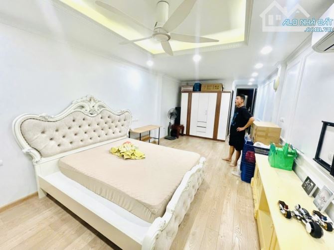 BÁN NHÀ PHÂN LÔ ĐẦM TRẤU - Q. HBT - 6 TẦNG THANG MÁY - OTO ĐỖ CỬA - 53 m2- 21.5 TỶ CÒN TL