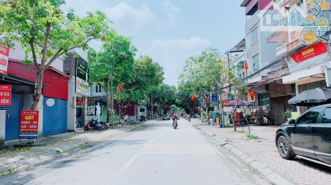 BÁNN HOA HẬU ĐẠI MẠCH NGÕ THÔNG Ô TÔ NGỦ TRONG ĐẤT 102M ZÁ RẺ
