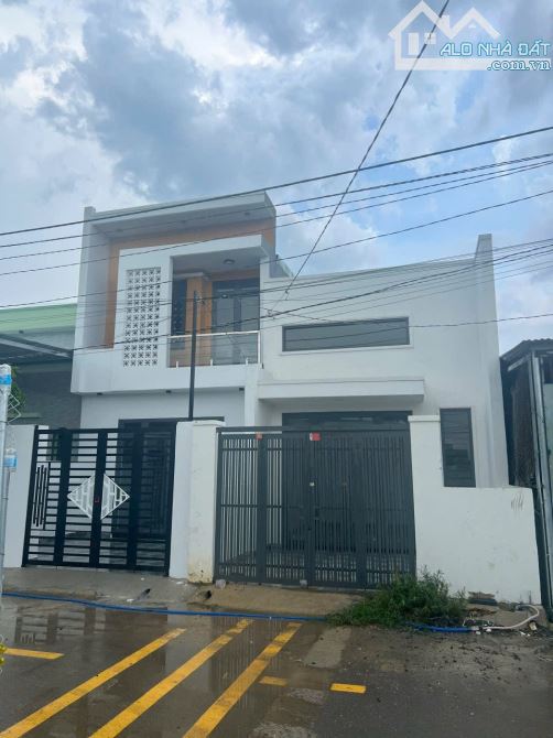 Chủ bể nợ bán gấp nhà ngay khu dân cư Giáp Trường Lái Bửu Long