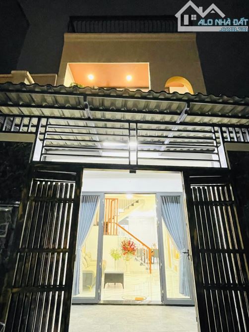 Chính chủ bán nhà Bùi Thị Xuân, P.2, Tân Bình. giá: 3 tỷ 350 / 49,5m2. 1T1L. Sổ hồng riêng