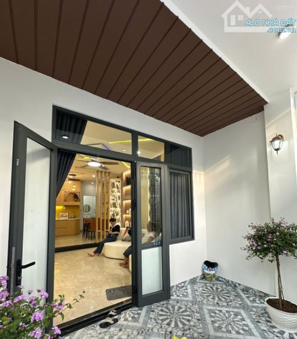 NHÀ KIỆT CHỐN BÌNH YÊN GIỮA LÒNG THÀNH PHỐ - THIẾT KẾ PHONG CÁCH HIỆN ĐẠI ĐẦY ĐỦ TIỆN NGHI