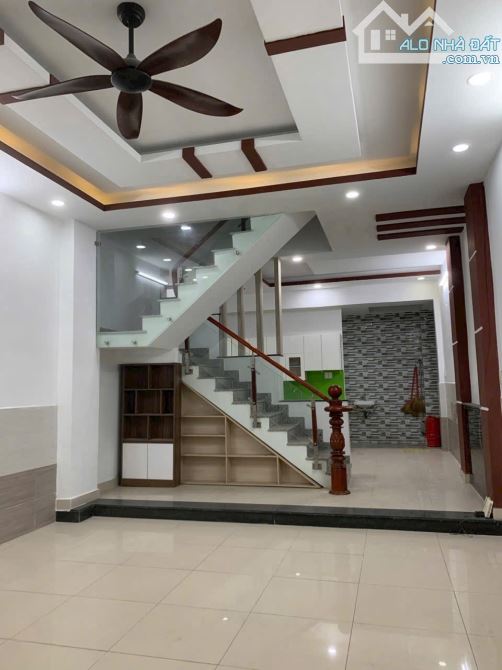 Bán nhà sổ riêng 1 trệt 1 lầu ở bình hưng hoà giá 3,9 tỷ