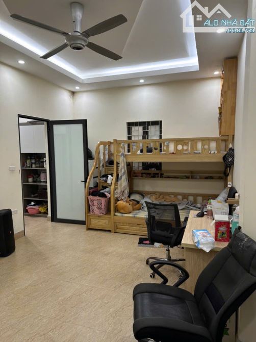 BÁN  ĐẤT TẶNG NHÀ THANH NHÀN, NGÕ THOÁNG,XÂY CCMN, 72M2 GIÁ 11.X TỶ