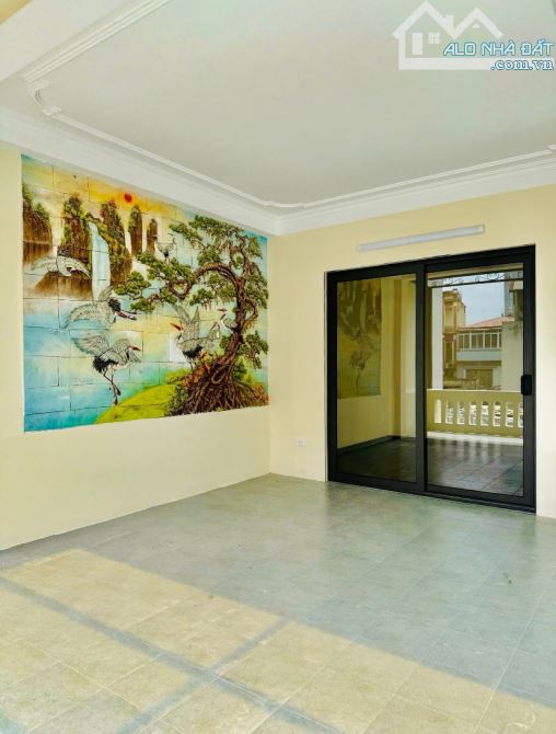 NHÀ ĐẸP Ở NGAY PHỐ THUỴ KHUÊ - GẦN Ô TÔ - DIỆN TÍCH RỘNG - VĂN MINH - GẦN HỒ TÂY