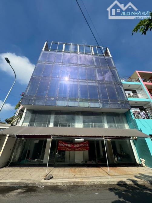 Bán nhà mặt tiền đường số 26, ngang 11 dài 22m góc 2 mặt tiền, vuông vắn, Q.6
