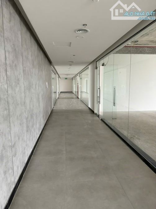Cần bán lô góc sàn văn phòng tòa NHS Nam Từ Liêm, diện tích 93m2